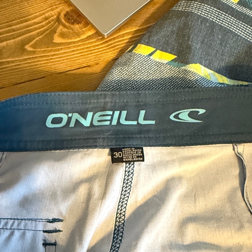 O’Neill swim shorts - Picture 2 of 4